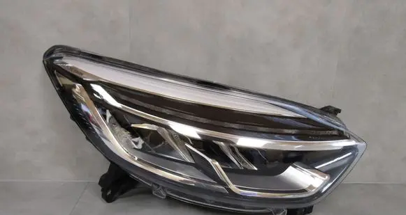 Renault Captur Headlight/headlamp 260107244R 01297706 0129770600523480