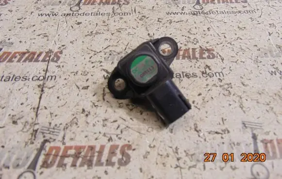 Mercedes-Benz A W169 Air pressure sensor A0051535028