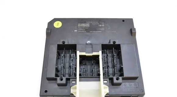 Volkswagen Golf VII Central body control module 5Q0937085AG