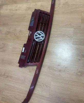 Volkswagen Sharan Front bumper upper radiator grill 7M0853651 95VW8200