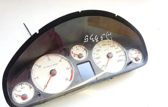 Speedometer (instrument cluster)