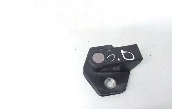 BMW 7 E38 Rear door lock loop/hook striker 8150084