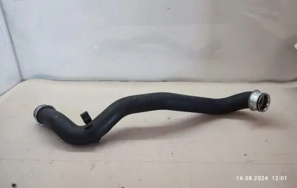 Mercedes-Benz S W221 Engine coolant pipe/hose A2215010891