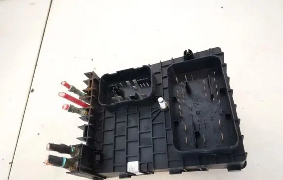 Volkswagen Golf V Fuse box set 1k0937124k