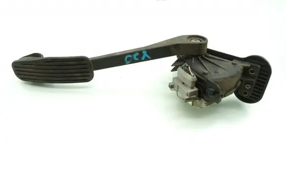 Volvo V70 Accelerator throttle pedal 30666660