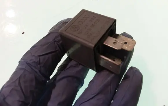 Audi A4 S4 B5 8D Other relay 191937503