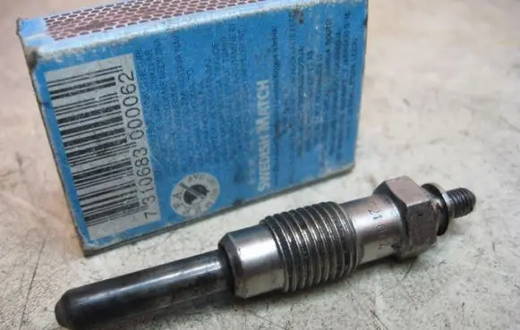 Mercedes-Benz 190 W201 Glow plug 