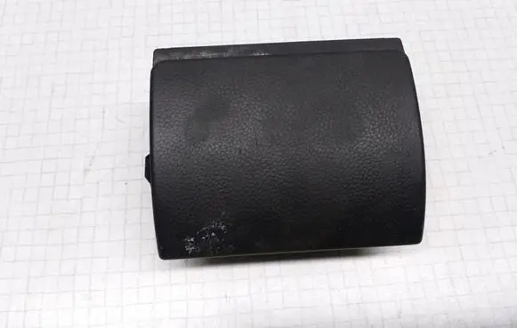 Audi A3 S3 8L Ashtray (front) 8L0857961