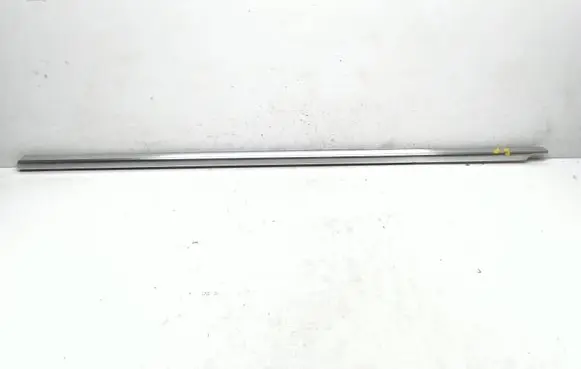 Mercedes-Benz E A207 Rear door glass trim molding