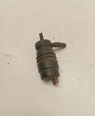 Volkswagen PASSAT B3 Windscreen/windshield washer pump