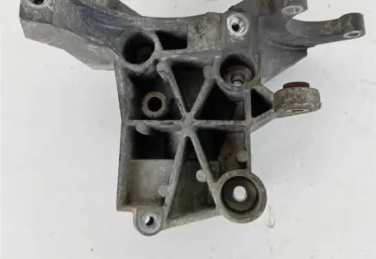 Volkswagen Phaeton Power steering pump mounting bracket 059145169AD