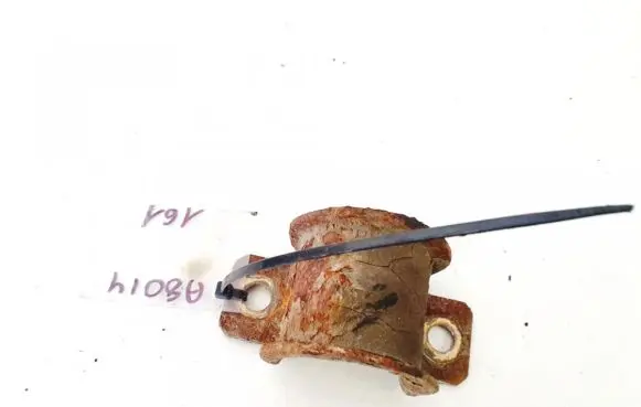 Volvo S40 Sway bar bush bracket, front 