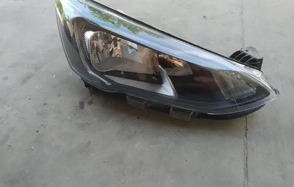Ford Focus Headlight/headlamp JX7B-13W029-CE