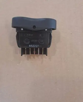 Renault Sandero I Electric window control switch 602227