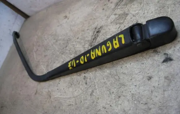 Renault Laguna I Rear wiper blade arm