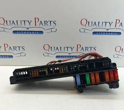 BMW 5 E60 E61 Fuse module 6957330