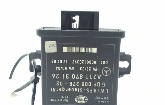 Mercedes-Benz E W211 Light module LCM A2118703126 5DF008278