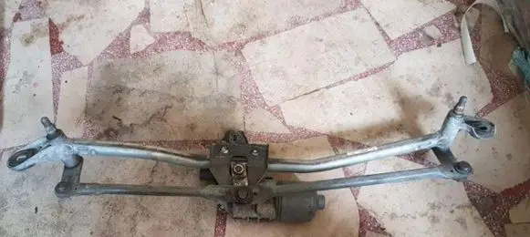 Audi A4 S4 B6 8E 8H Front wiper linkage 8E2955119A