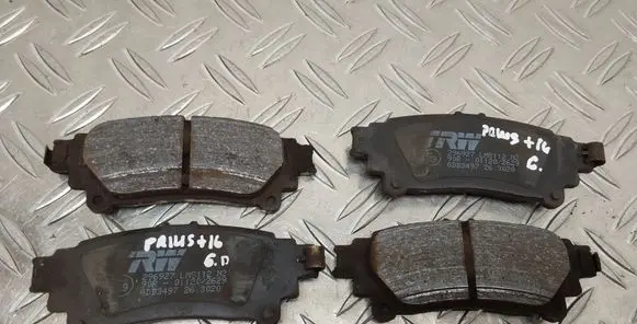 Toyota Prius+ (ZVW40) Brake pads (rear) 
