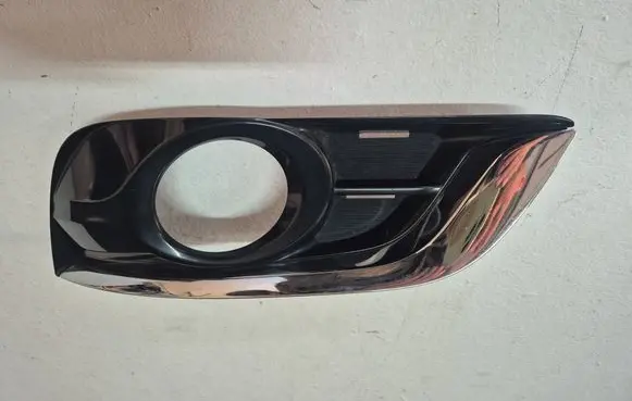 Nissan Pulsar Front bumper lower grill 622563ZL0A
