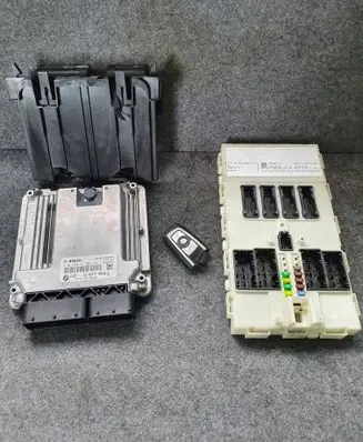 BMW 4 F32 F33 Engine ECU kit and lock set 8577839 9352861