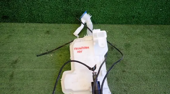 Opel Frontera Windshield washer fluid reservoir/tank 