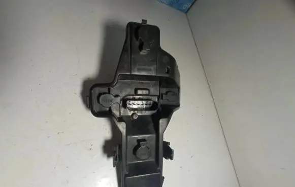 Volkswagen Touran I Tail light bulb cover holder 1T0945258A 158688