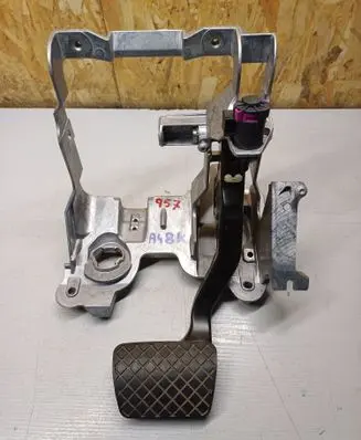 Audi Q5 SQ5 Brake pedal 8K1721117