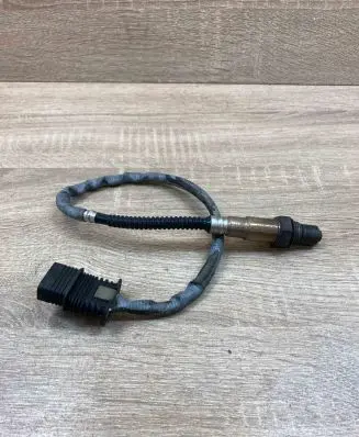 BMW 5 F10 F11 Lambda probe sensor 7589122 0258010418