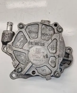 Volkswagen Golf VI Vacuum pump 03L145100 200514B