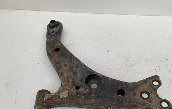 Toyota Corolla E110 Front lower control arm/wishbone