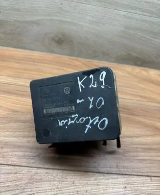 Skoda Octavia Mk3 (5E) ABS Pump 1C0907379L 8TH2D2639K 10096003343