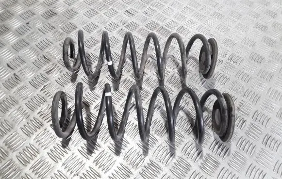 Volkswagen Golf VI Rear coil spring
