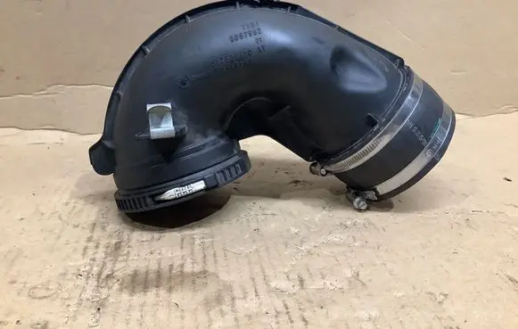 BMW M4 F82 F83 Air intake duct part 8057992 70549161 51750610