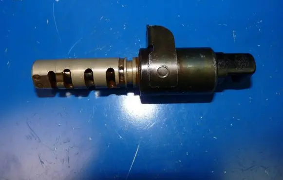 Volvo XC90 Camshaft position sensor 42825970690