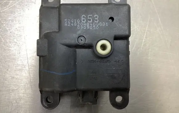 Renault Laguna III Air flap motor/actuator 52410653 A24820A8400001 PPGF30M20
