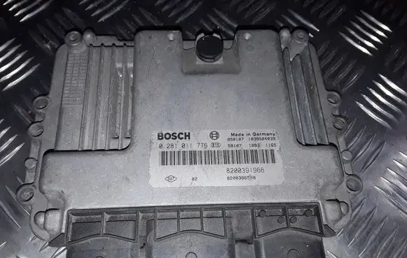 Renault Megane II Engine control unit/module 0281011776 8200391966 8200386598