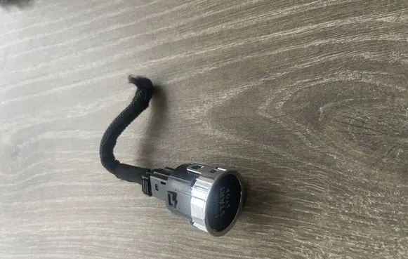 Opel Mokka B Engine start stop button switch 982720518000
