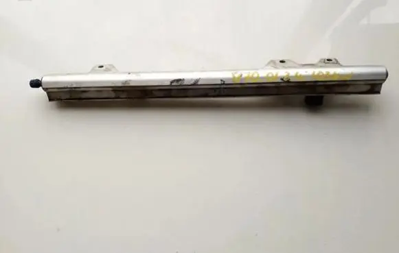 Volvo V70 Fuel main line pipe 9186942