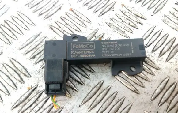 Ford Focus Aerial antenna amplifier DS7T15K603AA