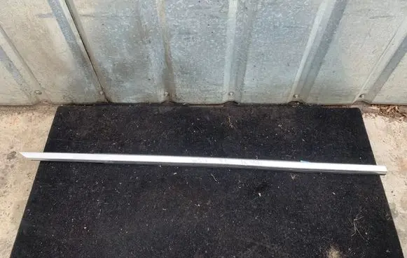 Mercedes-Benz CLS C218 X218 Door glass trim A2187200324
