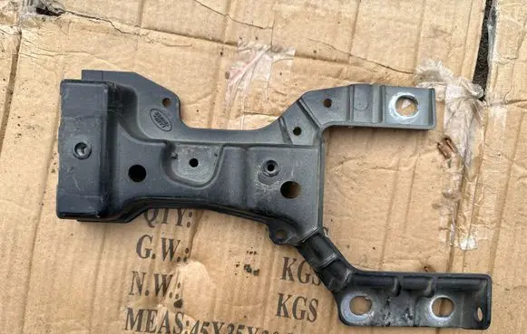 Land Rover Range Rover Velar Radiator support slam panel bracket J8A217K899AD