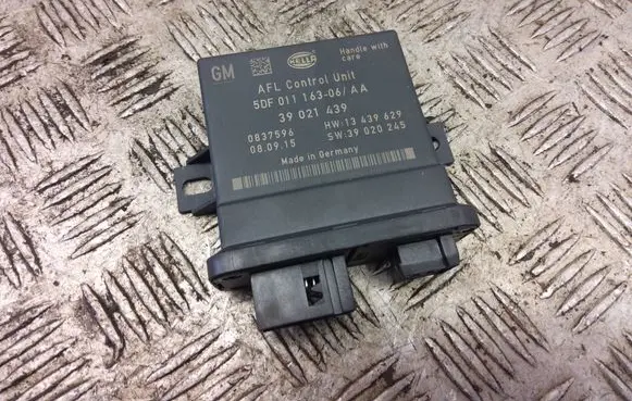 Opel Insignia A Xenon control unit/module 5DF01116306 39021439