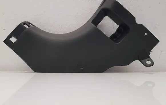 Foot area side trim