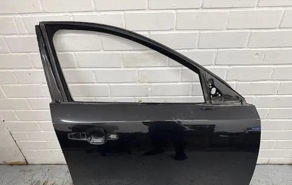 Jaguar E-Pace Front door