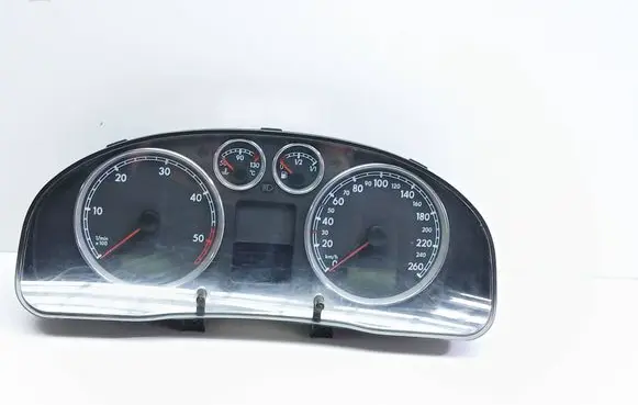 Volkswagen PASSAT B5.5 Speedometer (instrument cluster) 3B0920827A