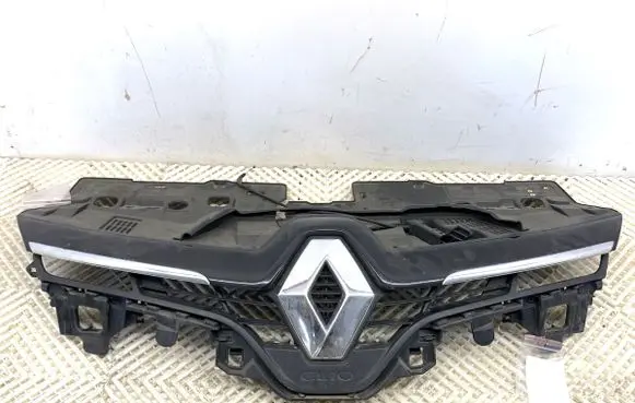 Renault Clio IV Front grill 