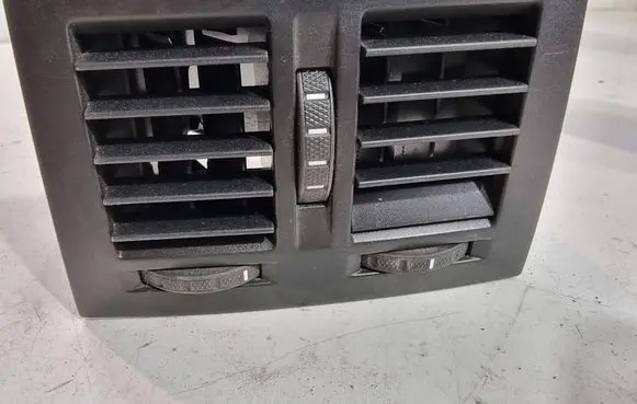 Skoda Octavia Mk2 (1Z) Rear air vent grill 1Z0819203 4907 CM107