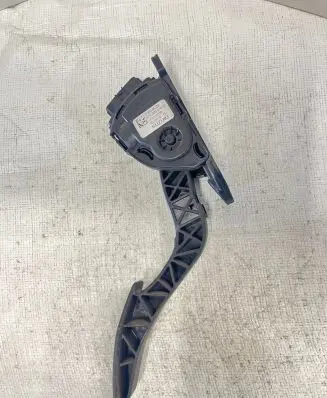 Suzuki Grand Vitara II Accelerator throttle pedal 1590065J02 6PV00907400 16012008