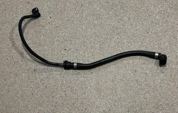 BMW 5 G30 G31 Engine coolant pipe/hose 8572912